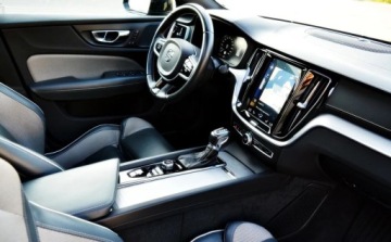 Volvo S60 III Sedan 2.0 T6 310KM 2020 Volvo S60 Maly przebieg, 4x4, R-Design-bardzo bogate wyposazenie 2.0, zdjęcie 3