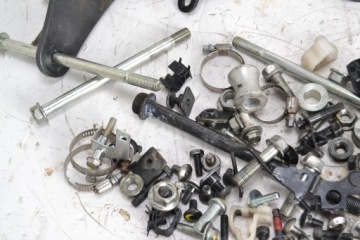 Винты крепления рамы HONDA CB 600 HORNET PC41