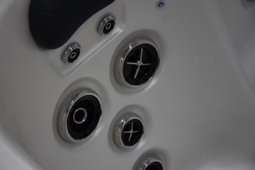 Джакузи Garden SPA / Бассейн / Ванна Майорка