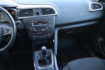 Renault Kadjar Crossover 1.2 Energy TCe 130KM 2015 Renault Kadjar 1.2 TCe, Salon Polska, Serwis ASO, zdjęcie 7