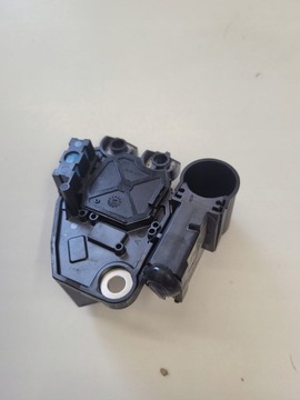 Регулятор напряжения