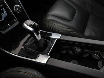 Volvo XC60 I SUV Facelifting 2.0 D3 DRIVE-E 150KM 2017 Volvo XC 60 FV23% Momentum skóra navi PDC grzane, zdjęcie 18