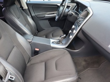 Volvo XC60 I SUV Facelifting 2.0 D3 DRIVE-E 150KM 2016 Volvo XC60 D3, Salon Polska, Serwis ASO, Automat, zdjęcie 8