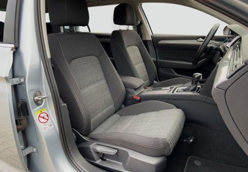 Volkswagen Passat B8 Variant Facelifting 2.0 TDI SCR 150KM 2022 Volkswagen Passat 2.0 TDI 150KM Business DSG SerwisASO Acc Led Nawi AppCon, zdjęcie 12