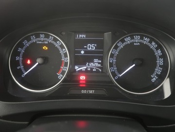 Skoda Rapid II Liftback Facelifting 1.4 TDI CR 90KM 2017 Skoda Rapid 1.4 TDI, Salon Polska, Klima, zdjęcie 10