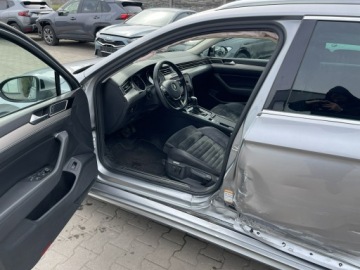 Volkswagen Passat B8 Variant 2.0 TDI BlueMotion SCR 190KM 2018 Volkswagen Passat Variant R-Line Highline Automat, zdjęcie 6