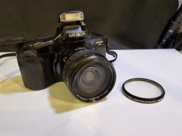 Minolta Dynax 7xi с объективом Zoom xi AF 28-105, аналоговая зеркальная камера.