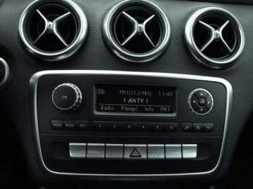 Mercedes Klasa A W176 Hatchback 5d Facelifting 180 122KM 2016 Mercedes A A 180, Salon Polska, 1. Właściciel, zdjęcie 11
