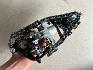 BMW F46 F45 KLIKA DVEŘE LEVÝ ZADNÍ ALPINWEISS