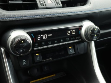 Toyota RAV4 V SUV 2.5 Hybrid Dynamic Force 218KM 2020 Toyota RAV 4 2.5 Hybrid, Salon Polska, zdjęcie 16