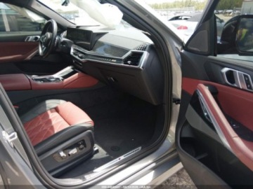 BMW X6 G06 2024 BMW X6 XDrive40I 2024 3.0 Benzyna 375KM, zdjęcie 9