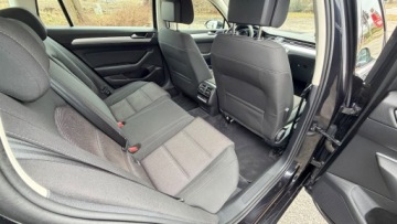 Volkswagen Passat B8 Variant 2.0 TDI BlueMotion SCR 150KM 2016 Volkswagen Passat Raty 2.0 tdi 150KM Bez adblue DSG 115tys km Duza Navi Ka, zdjęcie 29