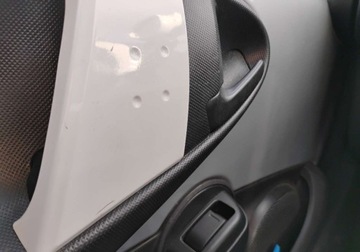 Citroen C1 I Hatchback 5d Facelifting 2012 1.0 i 68KM 2013 Citroen C1 2013r, 1.0 Benzyna. Lekko uszkodzony prawy przod. Jezdzi 68KM, zdjęcie 9