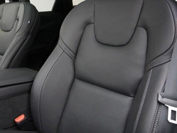 Volvo XC60 II 2025 VOLVO XC60 B5 AWD Ultra Black Edition Suv 2.0 (264KM) 2025, zdjęcie 5