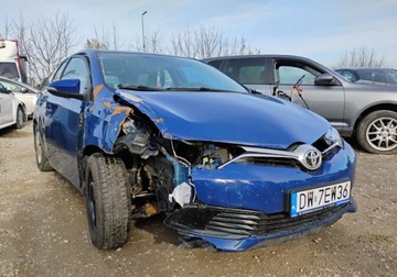 Toyota Auris II Touring Sports Facelifting 1.6 Valvematic 132KM 2018 Toyota Auris 2018r, 1.6 Benzyna. Uszkodzony prawy przod i bok. Jezdzi 1.6, zdjęcie 1