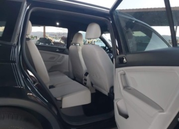 Volkswagen Tiguan III 2024 Volkswagen Tiguan 2024r., 2.0t Se R-line Black, 2L, od ubezpieczalni 2.0, zdjęcie 7