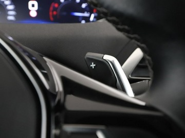 Peugeot 3008 II Crossover 1.2 PureTech 130KM 2019 Peugeot 3008 Automat Virtual Navi Kamera cofania, zdjęcie 31