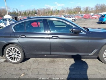BMW Seria 5 G30-G31 2022 BMW Seria 5 530I XDrive 2022 2.0l 2.0 Benzyna 248KM, zdjęcie 1