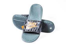 Шлепанцы Nike Benassi Jdi 618919-380, размер 40,5