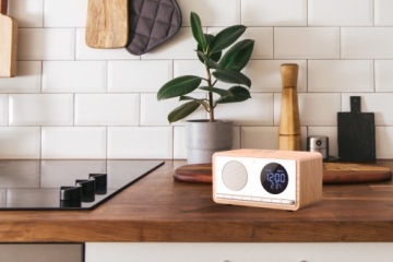 Кухонный радиоприемник с Bluetooth-часами, радио-зарядное устройство, индукционное зарядное устройство Manta RIMINI RDI912
