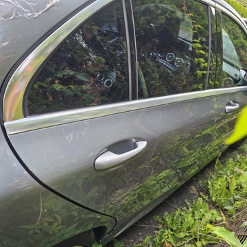 DRZWI KOMPLETNE PRAWY TYŁ MERCEDES C-KLASA W205 AMG 792
