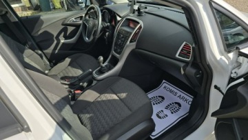 Opel Astra J Sports Tourer Facelifting 1.7 CDTI ECOTEC 130KM 2013 Opel Astra Active, szyberdach, PDC, serwisowana, zdjęcie 13