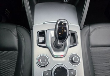 Alfa Romeo Stelvio SUV Facelifting 2.2 Turbo 190KM 2022 Alfa Romeo Stelvio 2.2Dieselful wersjajak nowazobacz 2.1 Diesel 190KM, zdjęcie 19