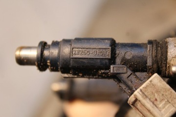 РЕЙКА ВПРЫСКА YARIS I 1.0 1.3 LIFT ФРАНЦИЯ 23250-0J010