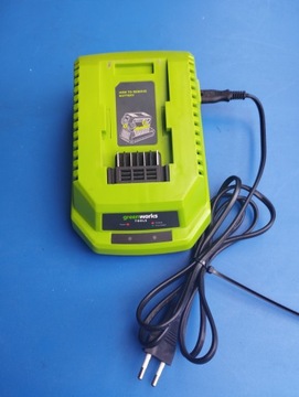 ŁADOWARKA GREENWORKS G40UC 40 V 2,2 A