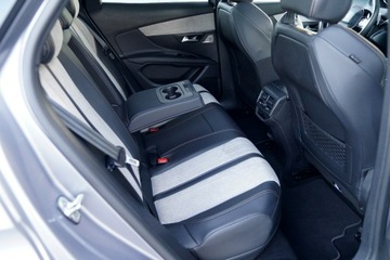 Peugeot 3008 II Plug-In Hybrid Facelifting 1.6 HYBRID 225KM 2022 Peugeot 3008 GT LINE kamera skóra NAWI grip, zdjęcie 22