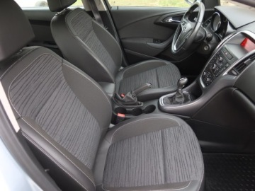 Opel Astra J Sedan 1.6 Twinport ECOTEC 115KM 2017 Opel Astra 1.6 16V, Salon Polska, Serwis ASO, zdjęcie 8