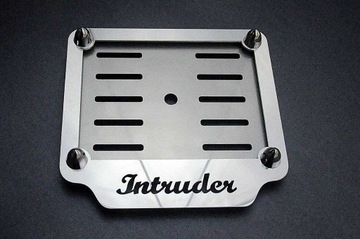 RAMKA POD TABLICĘ REJESTRACYJNĄ - SUZUKI INTRUDER (5220)