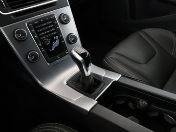 Volvo V60 I Kombi Facelifting 2.0 D2 DRIVE-E 120KM 2017 Volvo V60 Linje Svart D2 skóra navi PDC grzane, zdjęcie 27