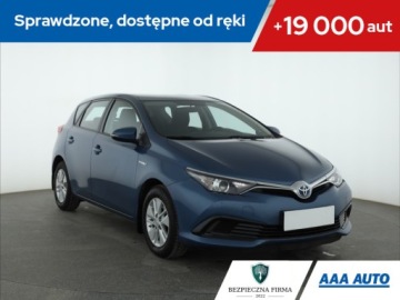 Toyota Auris II Hatchback 5d Facelifting 1.8 Hybrid 136KM 2015 Toyota Auris Hybrid, Salon Polska, Automat, Klima