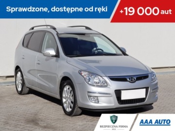 Hyundai i30 I CW 2.0 143KM 2008 Hyundai i30 2.0 CVVT, Klima, Klimatronic