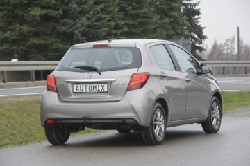 Toyota Yaris III Hatchback 5d Facelifting 1.33 Dual VVT-i 99KM 2015 Toyota Yaris 1.33 Benzyna nawi hak kamera cofania, zdjęcie 9