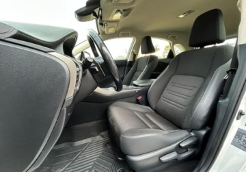 Lexus NX I SUV Facelifting 300h 197KM 2019 Lexus NX Elegance, Hak, Tempomat, Podgrzewane fotele, Rozpoznawanie znakow, zdjęcie 5