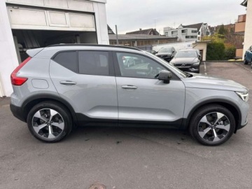 Volvo XC40 2025 VOLVO XC40 B3 Ultra Dark Suv 2.0 (177KM) 2025, zdjęcie 1