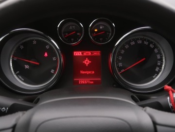 Opel Insignia I Sports Tourer 2.0 CDTI ECOTEC 160KM 2013 Opel Insignia 2.0 CDTI, Navi, Xenon, Klima, zdjęcie 10