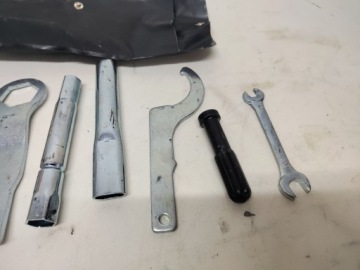 YAMAHA R6 RJ05 RJ09 03-05 СЕРВИСНЫЙ ИНСТРУМЕНТ ГАЕЧНЫЕ КЛЮЧИ