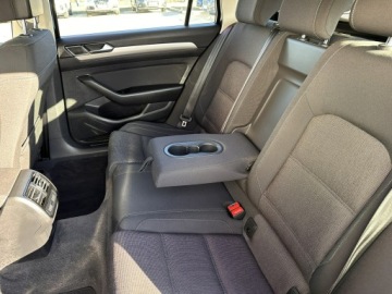 Volkswagen Passat B8 Variant 2.0 TDI BlueMotion SCR 150KM 2018 Volkswagen Passat Variant Navi, Grzane fotele, HAK, zdjęcie 11