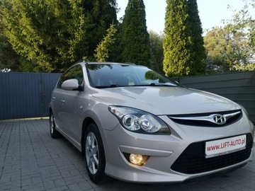 Hyundai i30 I CW Facelifting 1.6 CRDi 115KM 2011 Hyundai i30 1.6 CRDI 116KM Klimatronic Isofix Alu, zdjęcie 2