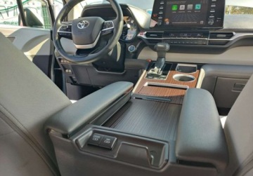 Toyota Sienna III 2021 Toyota Sienna 2.5 HSD HYBRYDA Gwarancja 83 tys. km Zobacz 2.7 Benzyna, zdjęcie 28