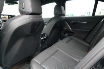 BMW Seria 5 G90-91 2024 BMW 550 BMW 550e M Pro HAK Adaptive LED Bowers&amp;Wil, zdjęcie 9