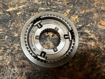 СТУПИЦА СИНХРОНИЗАТОРА ПЕРЕКЛЮЧЕНИЯ RENAULT DACIA TL4 TL8 8200263304