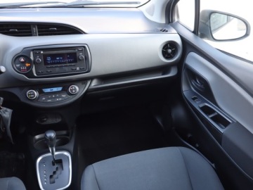 Toyota Yaris III Hatchback 5d Facelifting 2017 1.5 Hybrid 100KM 2020 Toyota Yaris 1.5 Hybrid, Salon Polska, zdjęcie 7