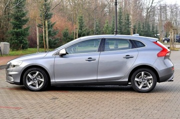 Volvo V40 II Hatchback 2.0 D2 DRIVE-E 120KM 2015 Volvo V40 R-Design Xenon Ledy Digital Alcantara, zdjęcie 13