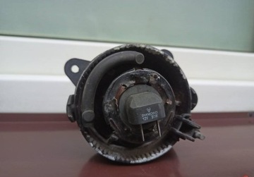 VW Transporter T5 Skoda Fabia II halogen lewy lampa przeciwmgielna