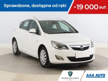 Opel Astra J Hatchback 5d 1.6 Turbo ECOTEC 180KM 2009 Opel Astra 1.6 T, Navi, Xenon, Klima, Klimatronic