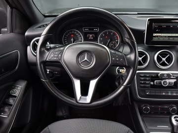 Mercedes Klasa A W176 Hatchback 5d Facelifting 180 122KM 2015 Mercedes A A 180, Skóra, Navi, Klima, Parktronic, zdjęcie 19